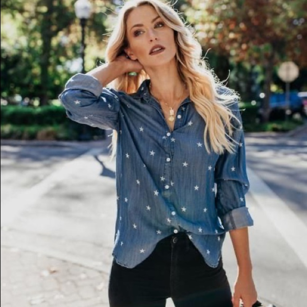Sneek Peak / Vici Dolls Shooting Star Button Down Tencil Top